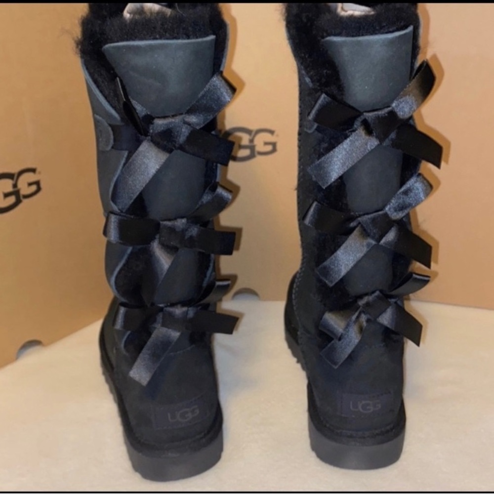 UGG BAILEY BOW TALL - Picture 3 of 5